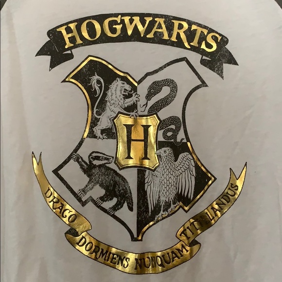 Harry Potter Hogwarts tee - Picture 3 of 3